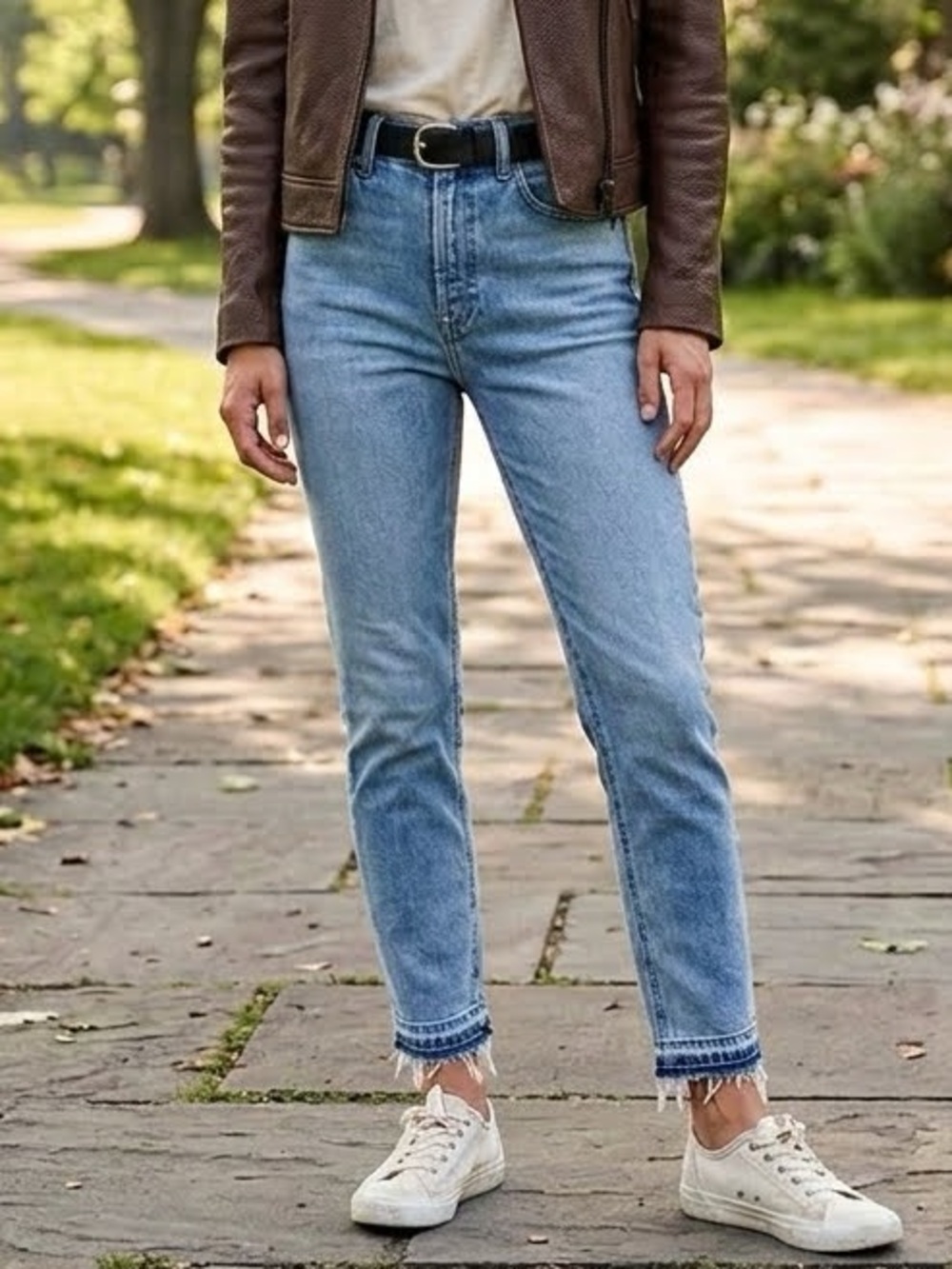 Aritzia Denim Forum The Yoko High Rise Slim - Size 28